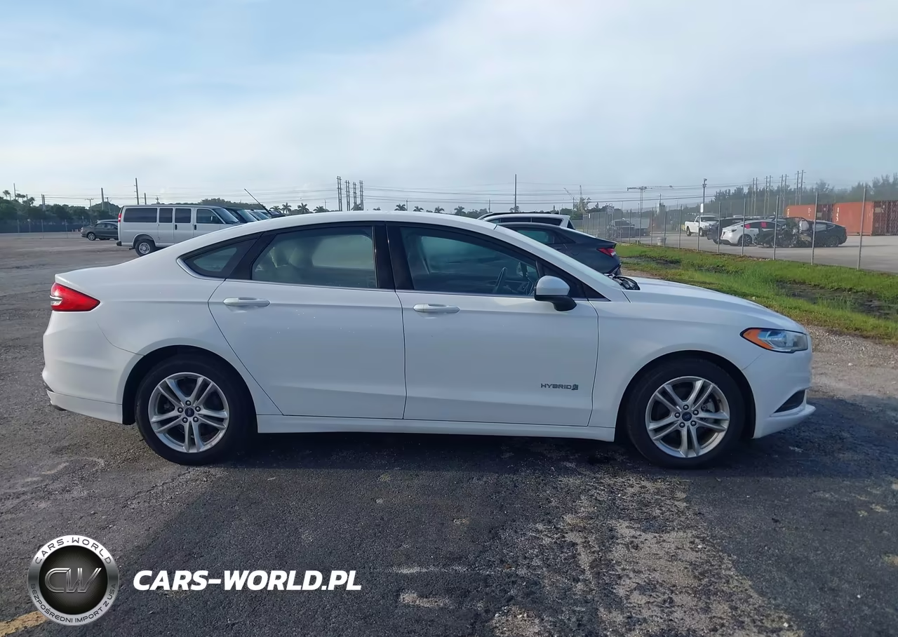 2018 Ford Fusion Hybrid S VIN:3FA6P0UU8JR271561 - 13