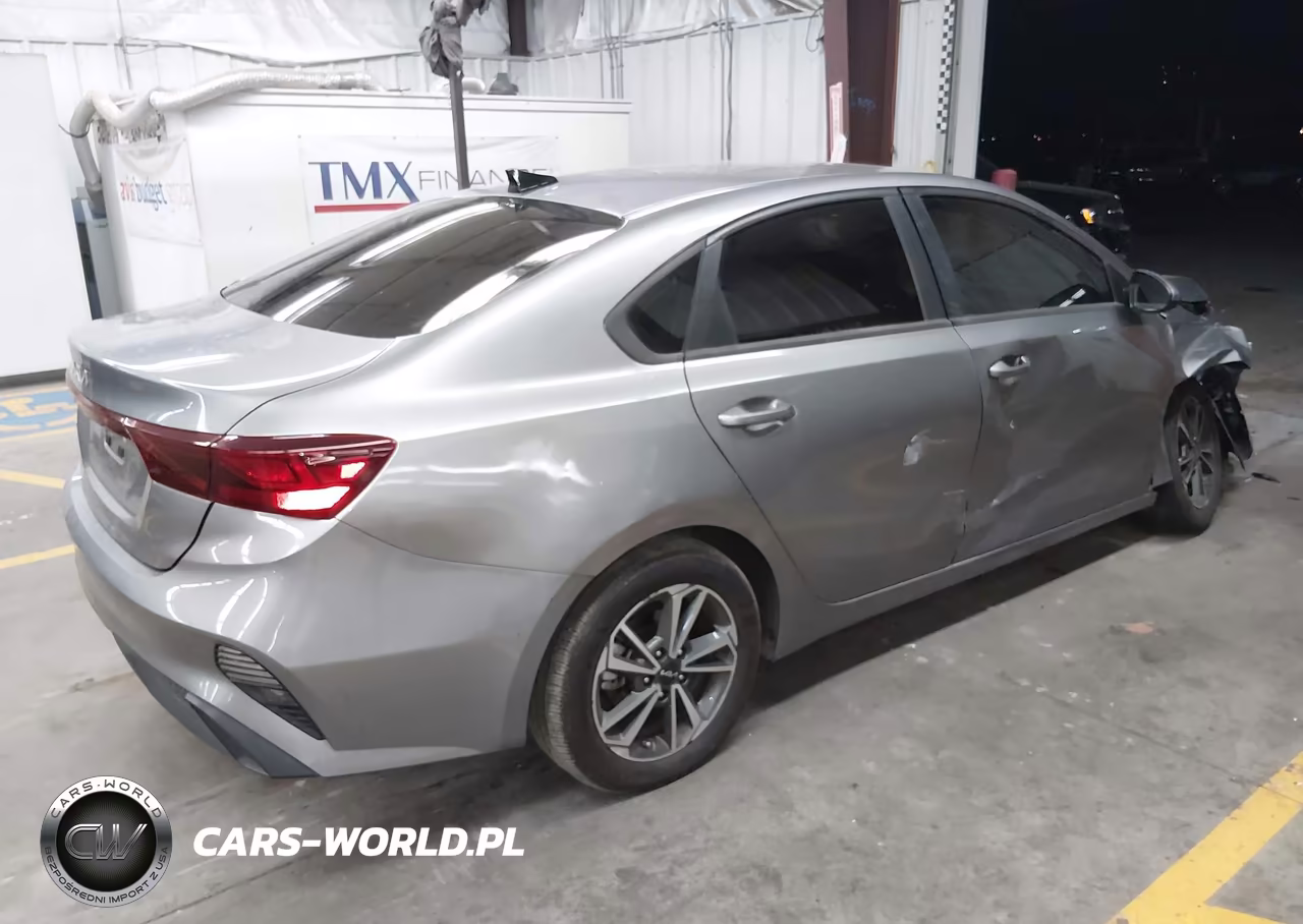 2023 Kia Forte Lxs VIN:3KPF24AD6PE621919 - 4