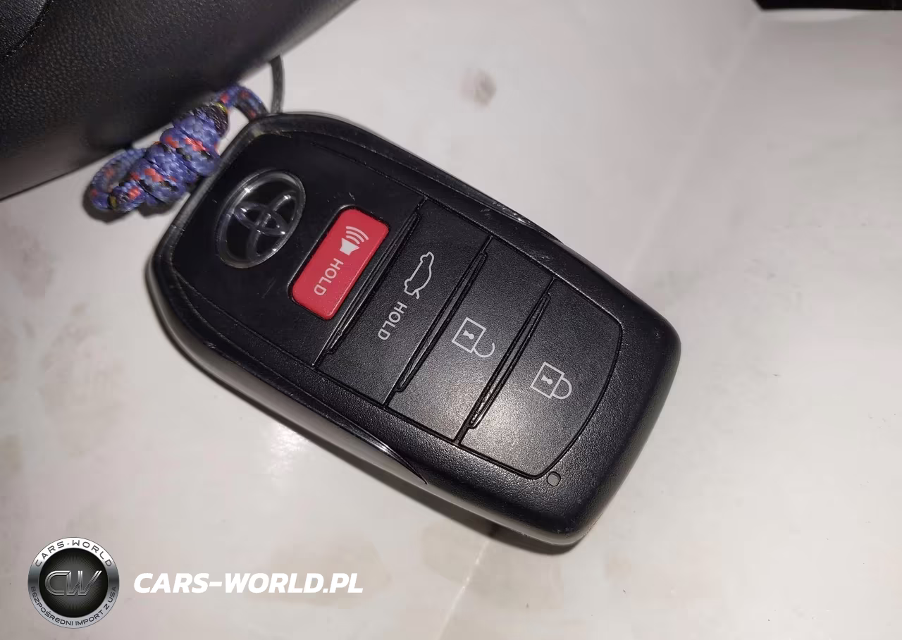 2026 Toyota Camry Le VIN:4T1DBADKXTU045811 - 11