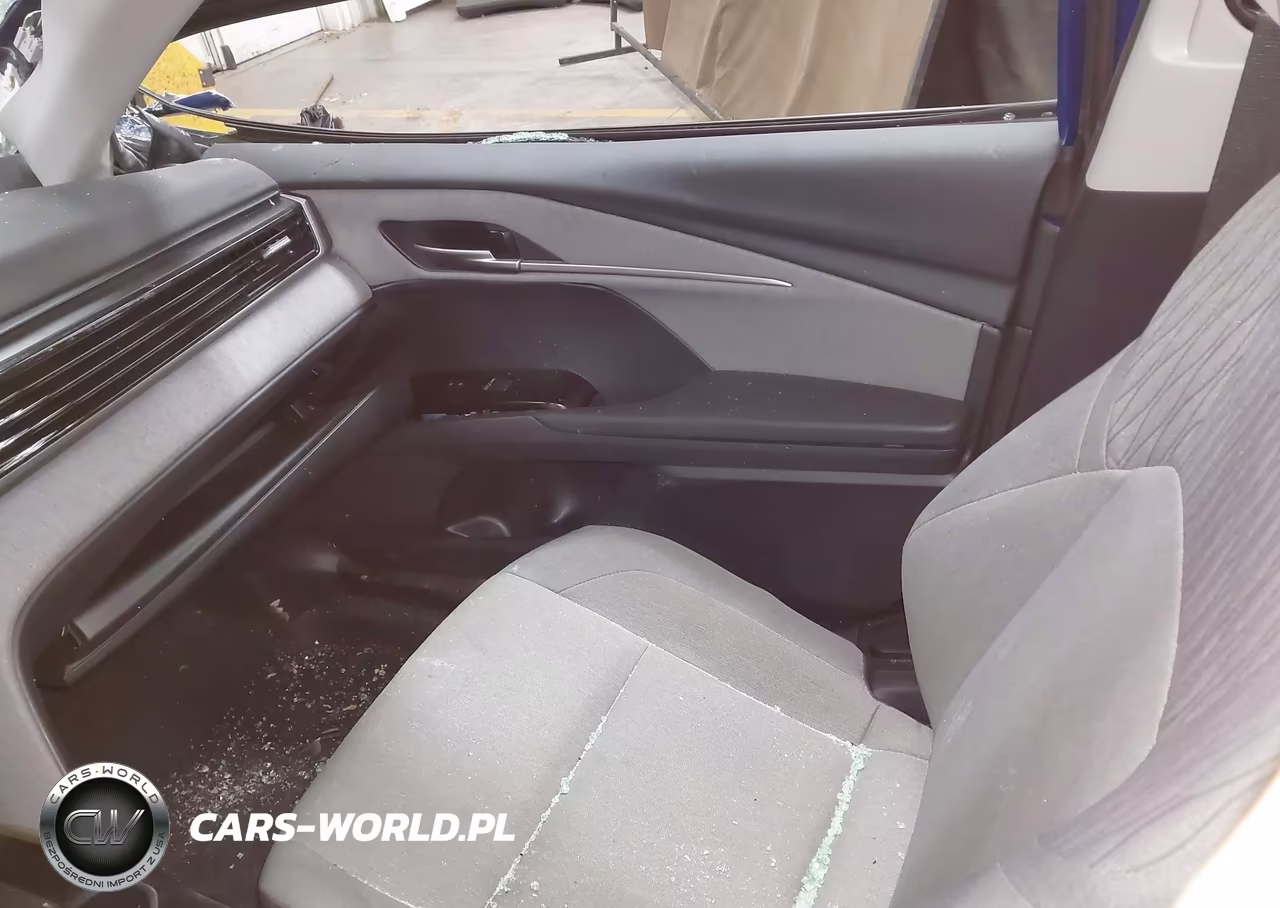 2026 Toyota Camry Le VIN:4T1DBADKXTU045811 - 5