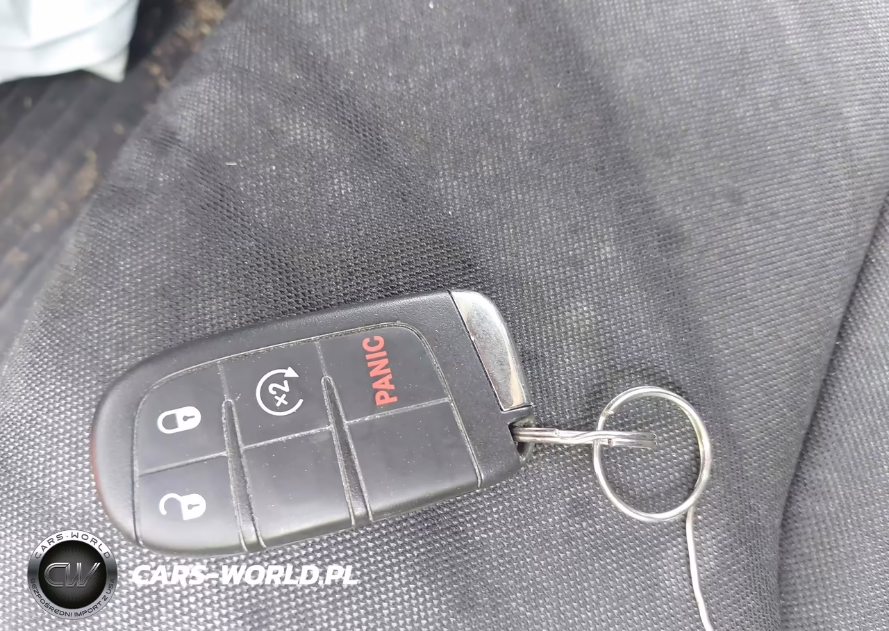 2018 Jeep Renegade Latitude 4X4 VIN:ZACCJBBB2JPJ51628 - 11