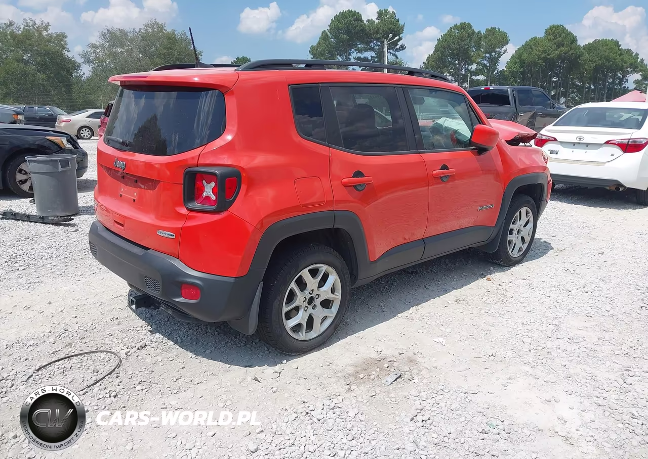 2018 Jeep Renegade Latitude 4X4 VIN:ZACCJBBB2JPJ51628 - 4