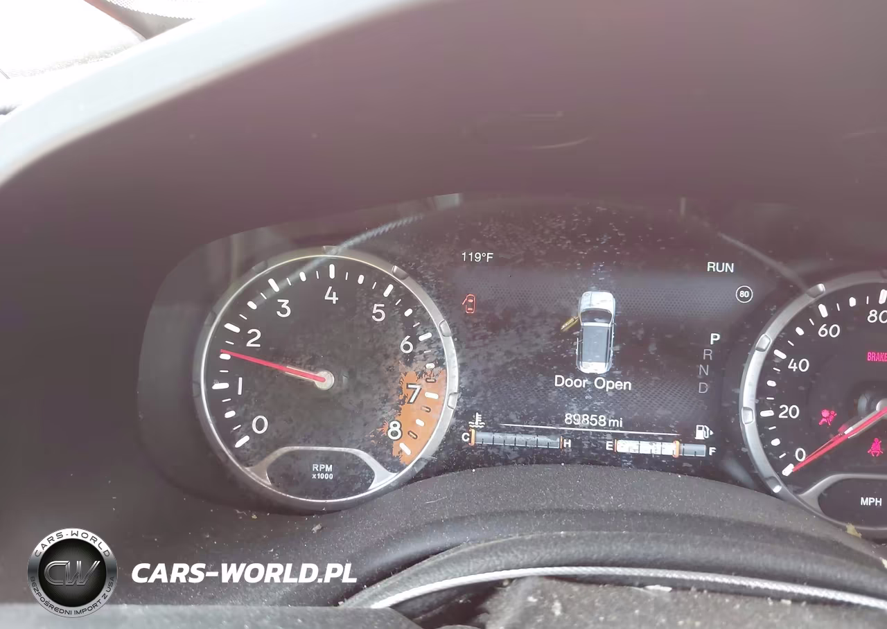 2018 Jeep Renegade Latitude 4X4 VIN:ZACCJBBB2JPJ51628 - 7