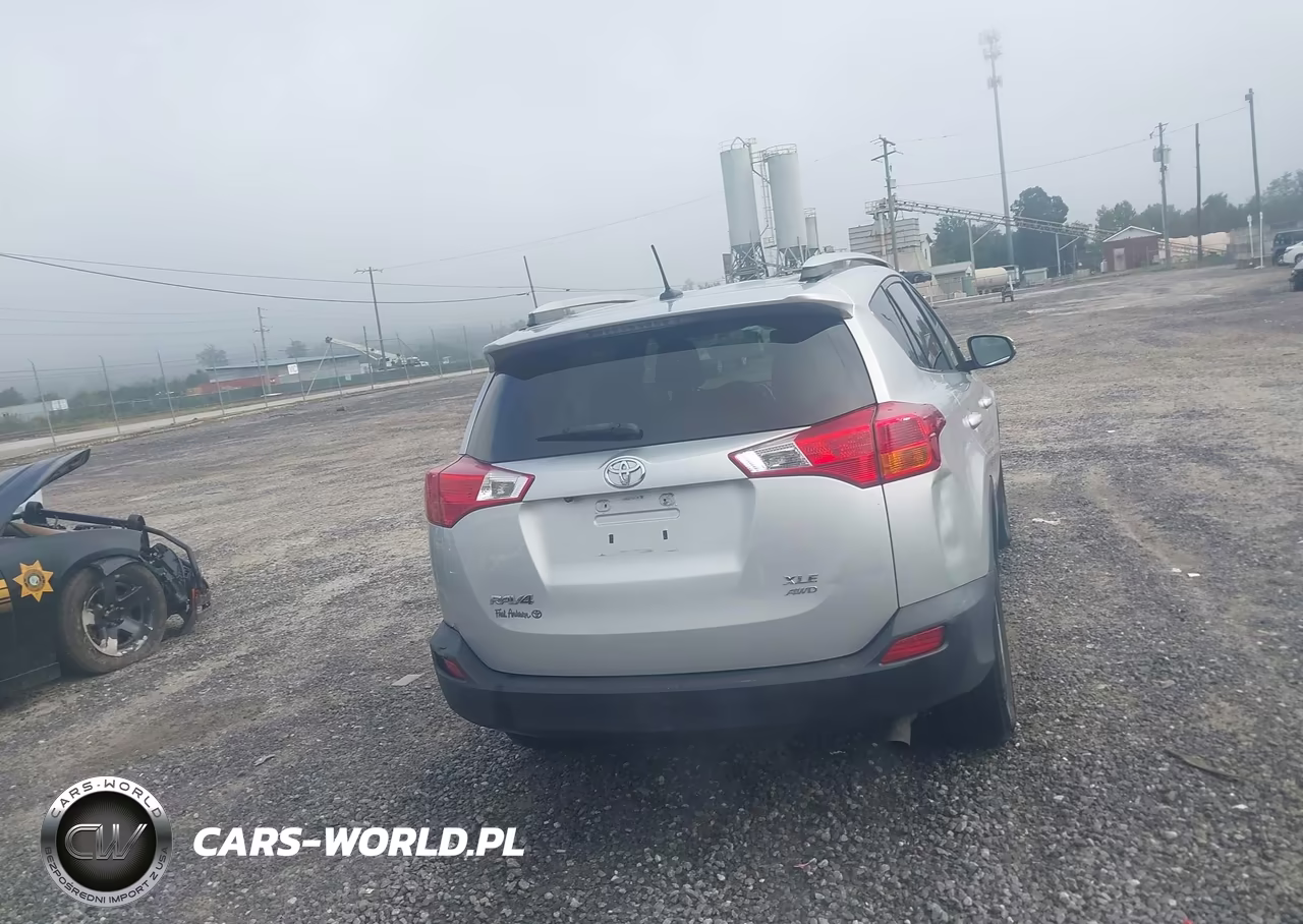 2015 Toyota Rav4 Xle VIN:2T3RFREV4FW351450 - 16