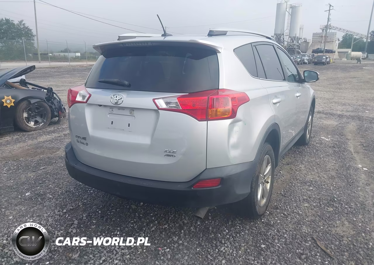 2015 Toyota Rav4 Xle VIN:2T3RFREV4FW351450 - 17