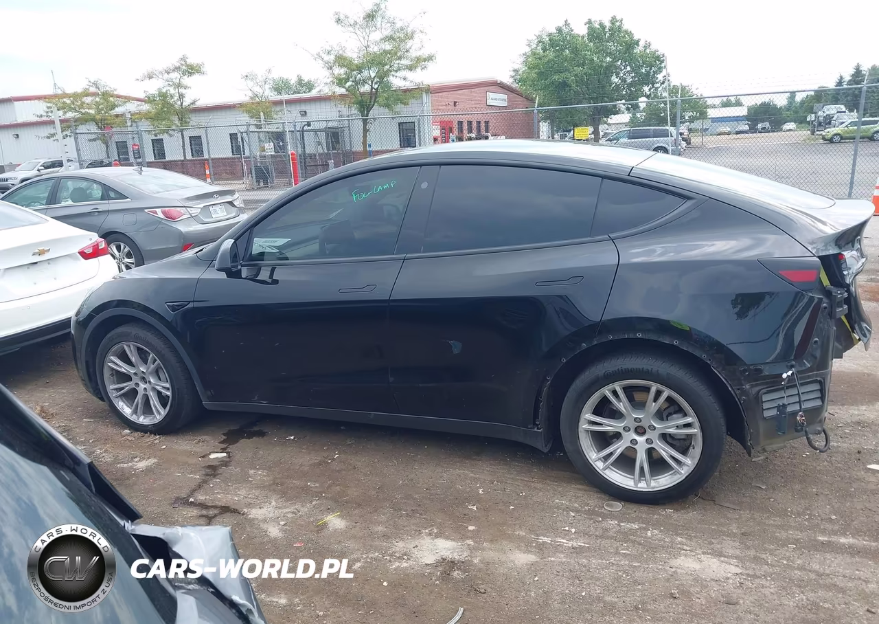 2023 Tesla Model Y Awd-Long Range Dual Motor All-Wheel Drive VIN:7SAYGDEE4PA109812 - 13