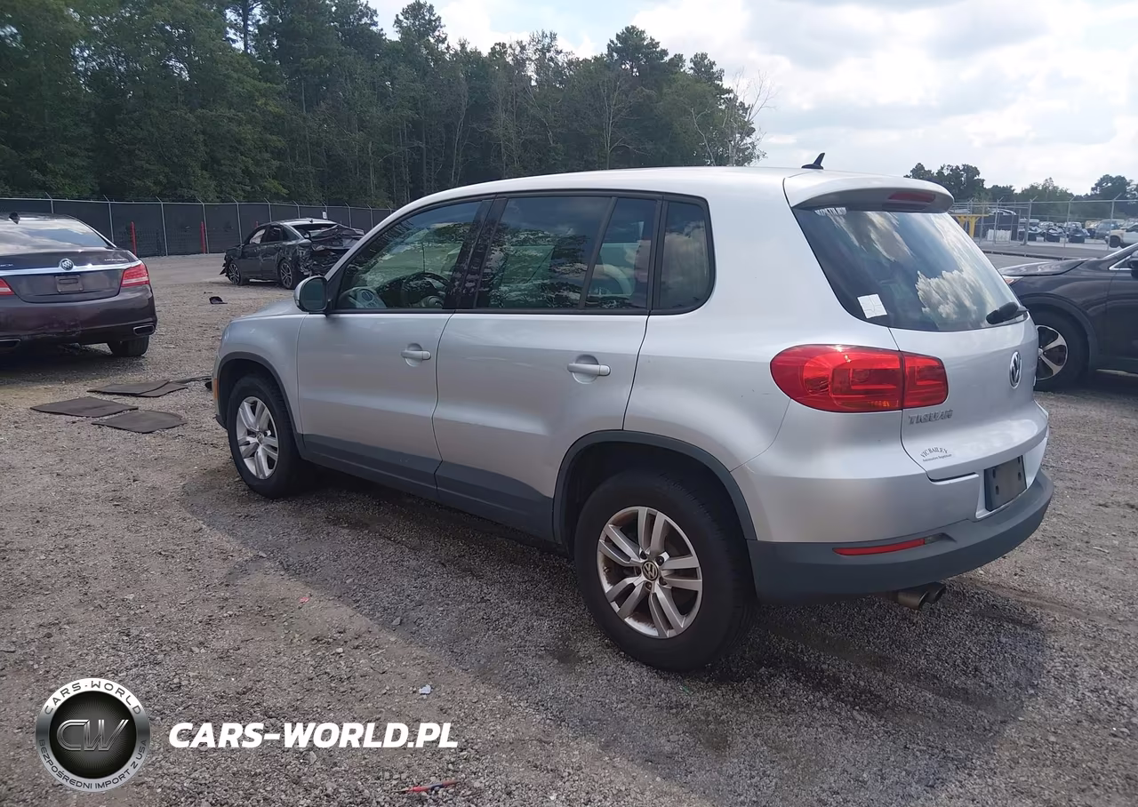 2012 Volkswagen Tiguan Le VIN:WVGAV7AX0CW560057 - 3