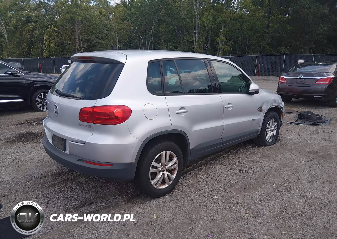 2012 Volkswagen Tiguan Le VIN:WVGAV7AX0CW560057 - 4