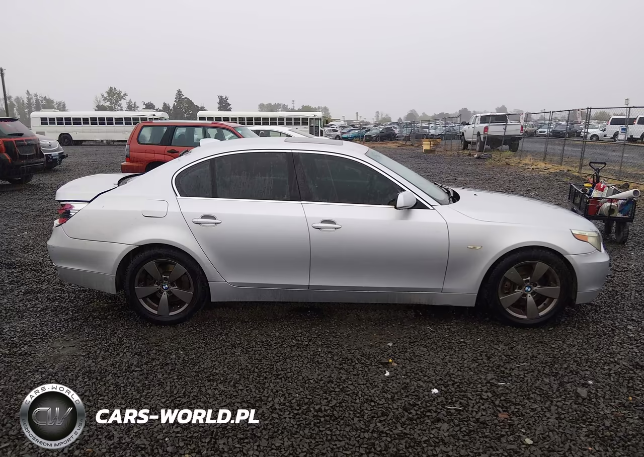 2006 BMW 525Xi VIN:WBANF33556CS35771 - 14