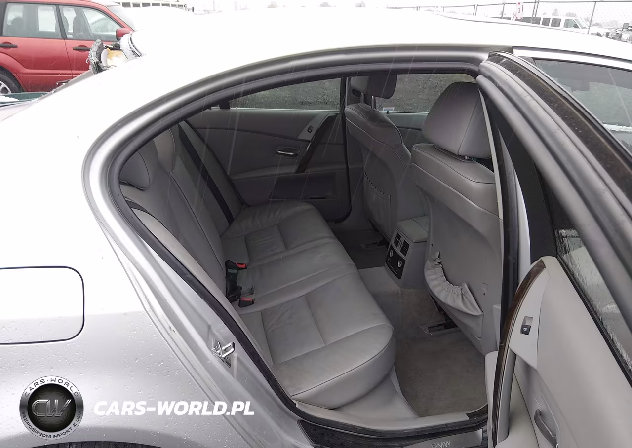 2006 BMW 525Xi VIN:WBANF33556CS35771 - 8