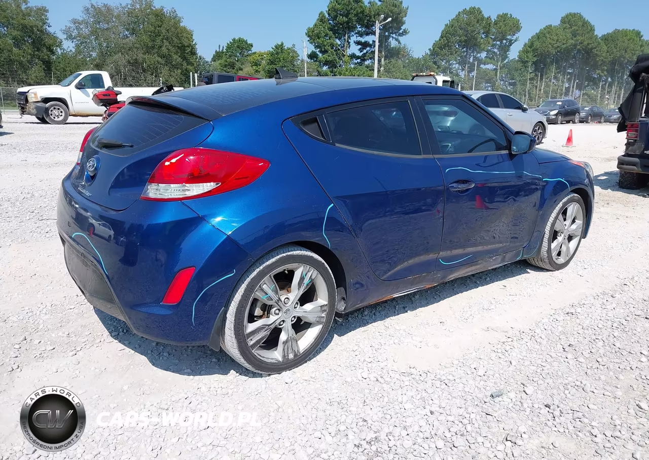 2016 Hyundai Veloster VIN:KMHTC6AD1GU299134 - 4