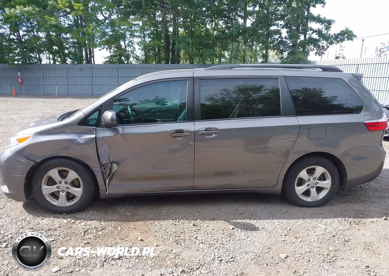2017 Toyota Sienna Le 8 Passenger VIN:5TDKZ3DC7HS766515 - 6