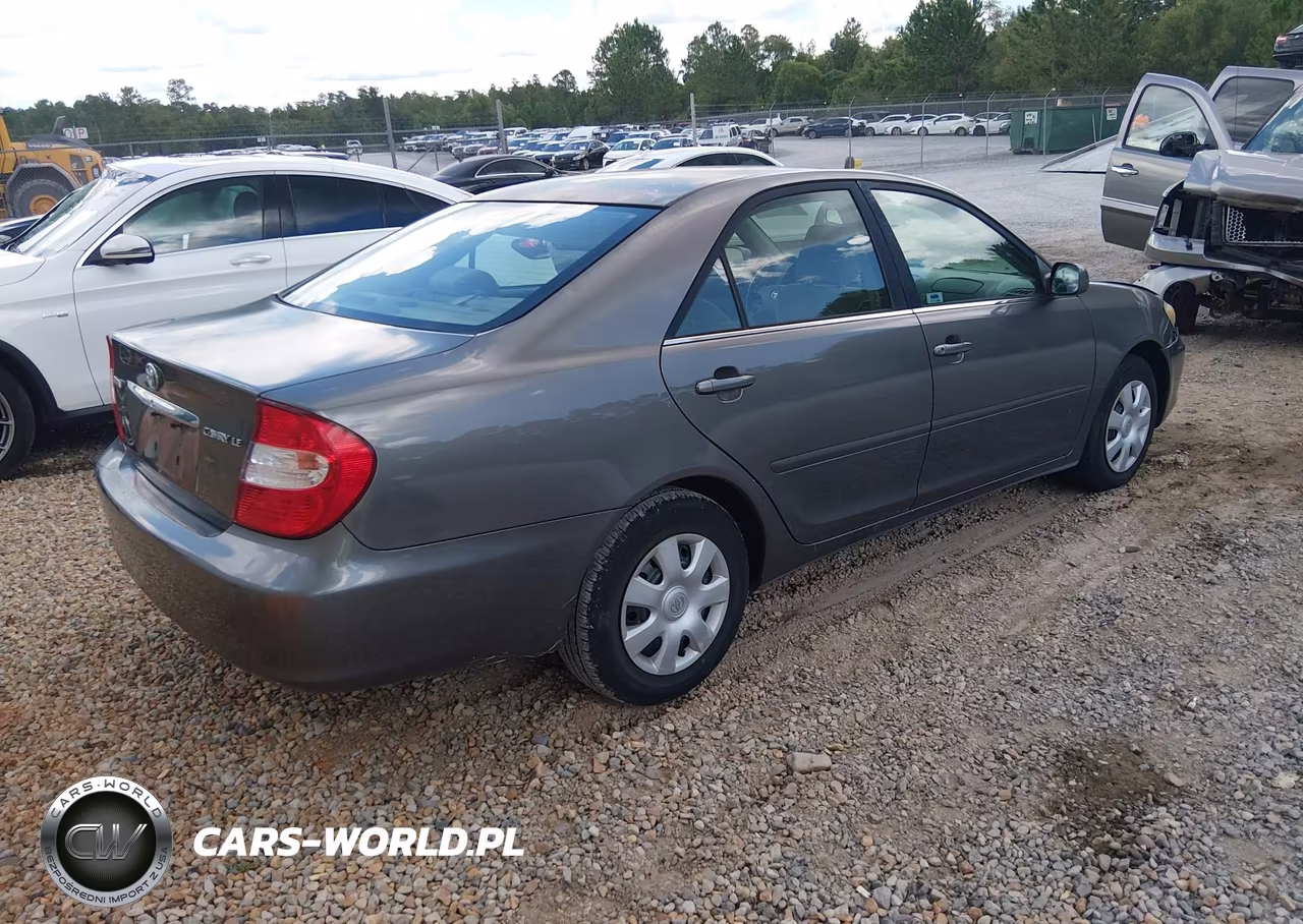 2003 Toyota Camry Le VIN:4T1BE32K53U730232 - 4