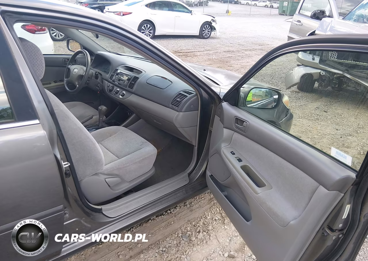 2003 Toyota Camry Le VIN:4T1BE32K53U730232 - 5