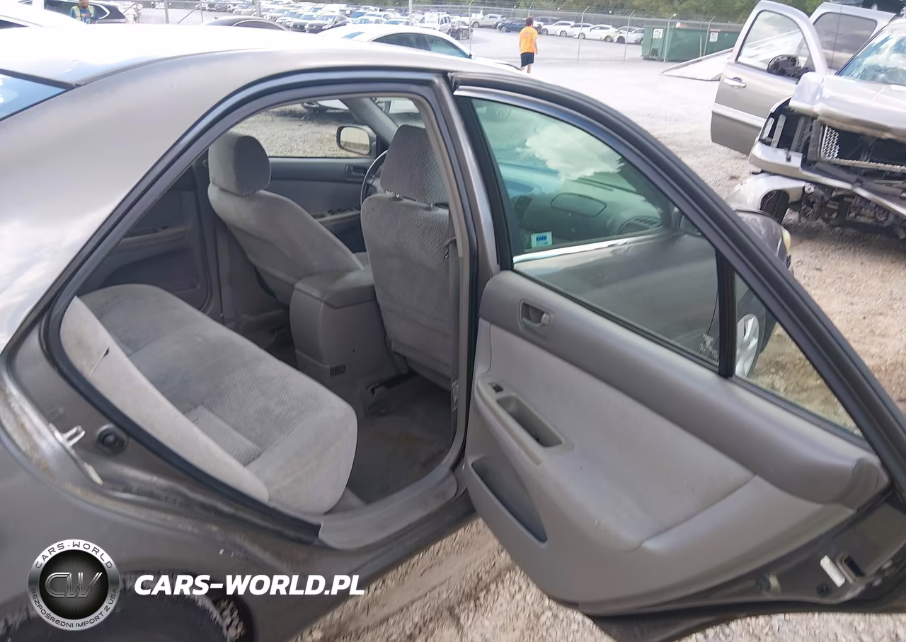 2003 Toyota Camry Le VIN:4T1BE32K53U730232 - 8