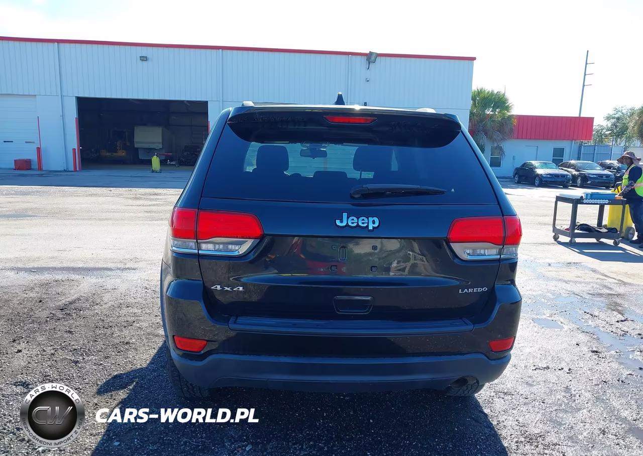 2015 Jeep Grand Cherokee Laredo VIN:1C4RJFAGXFC838093 - 16