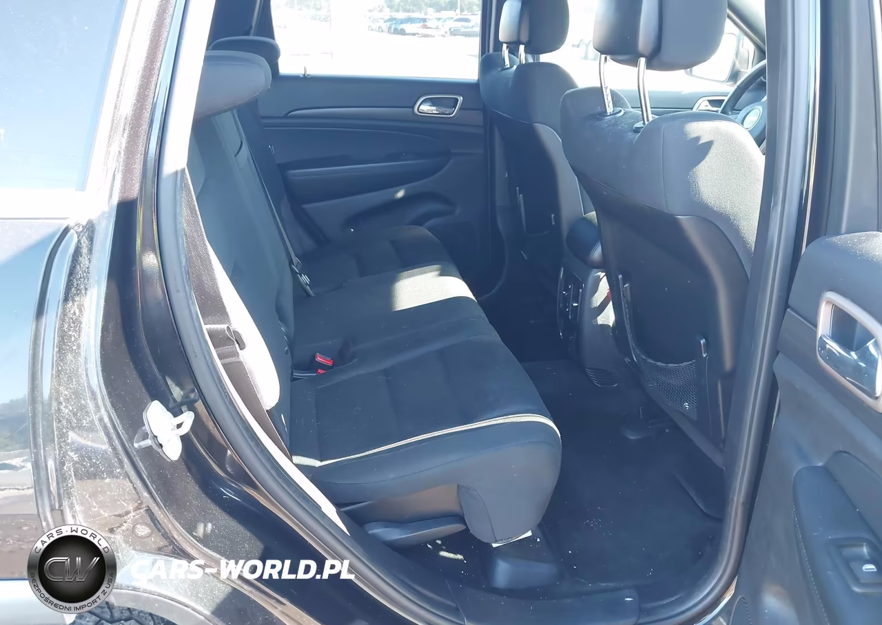 2015 Jeep Grand Cherokee Laredo VIN:1C4RJFAGXFC838093 - 8