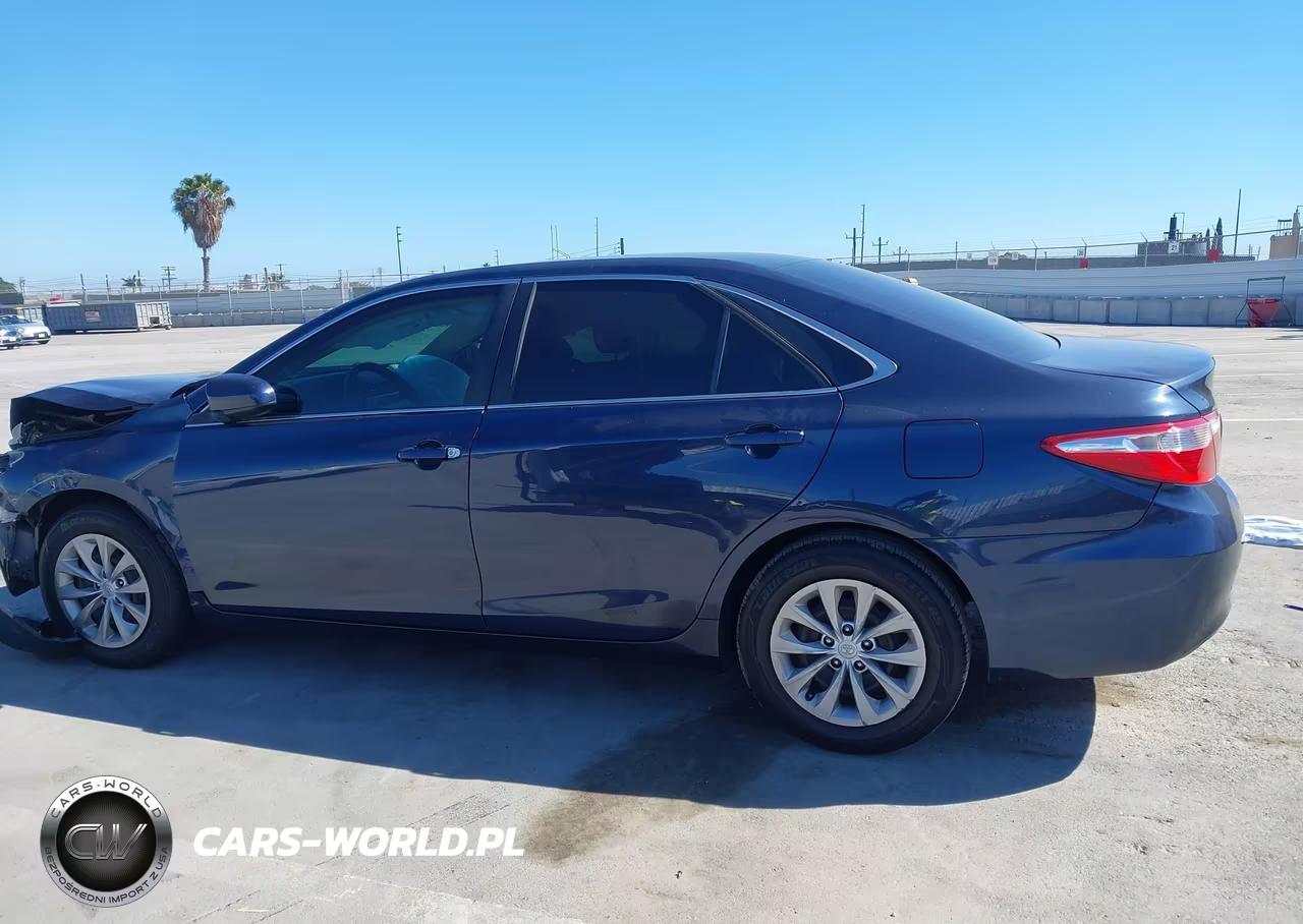 2015 Toyota Camry Le VIN:4T4BF1FK1FR462821 - 14