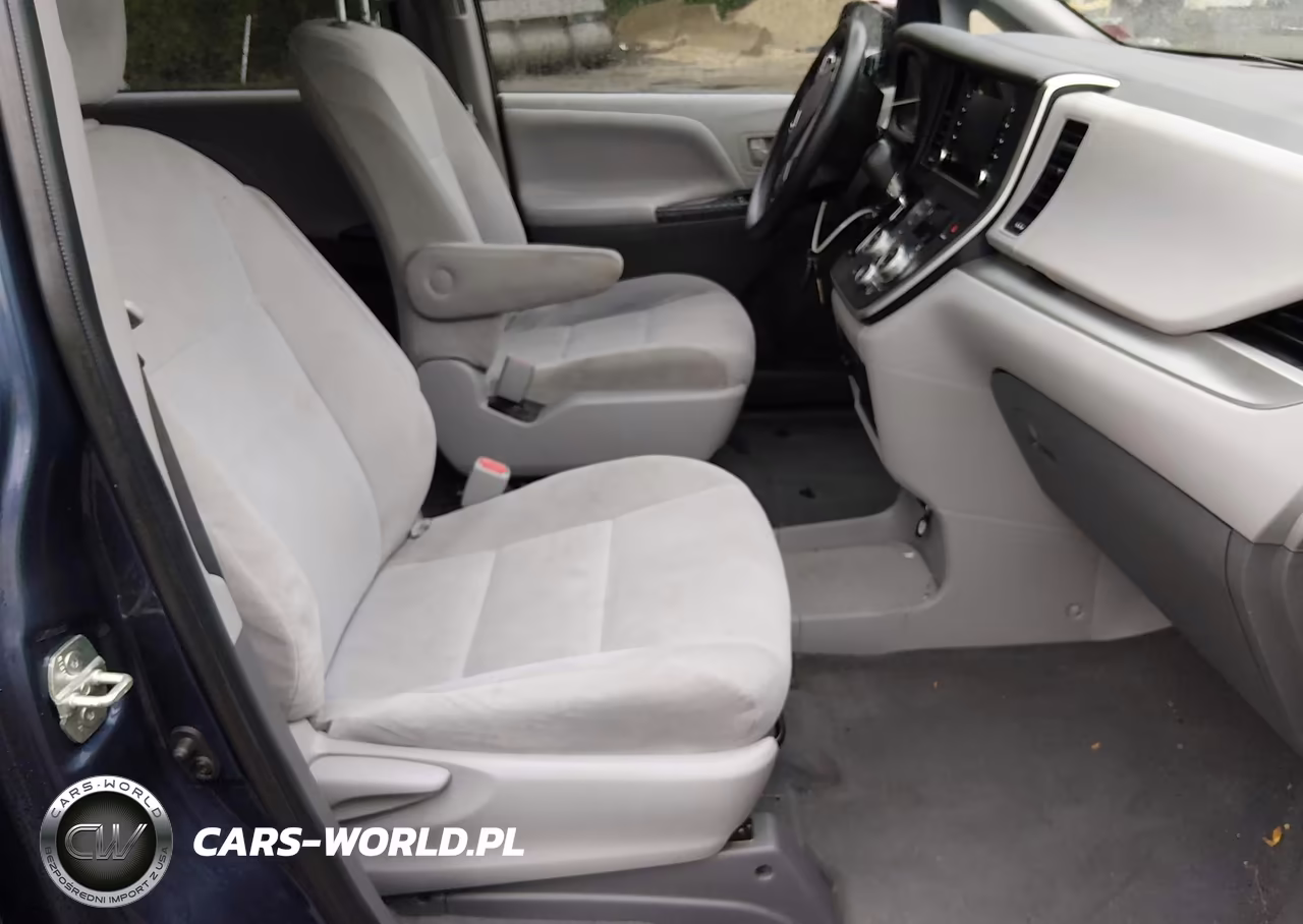 2020 Toyota Sienna L VIN:5TDZZ3DC4LS078592 - 5