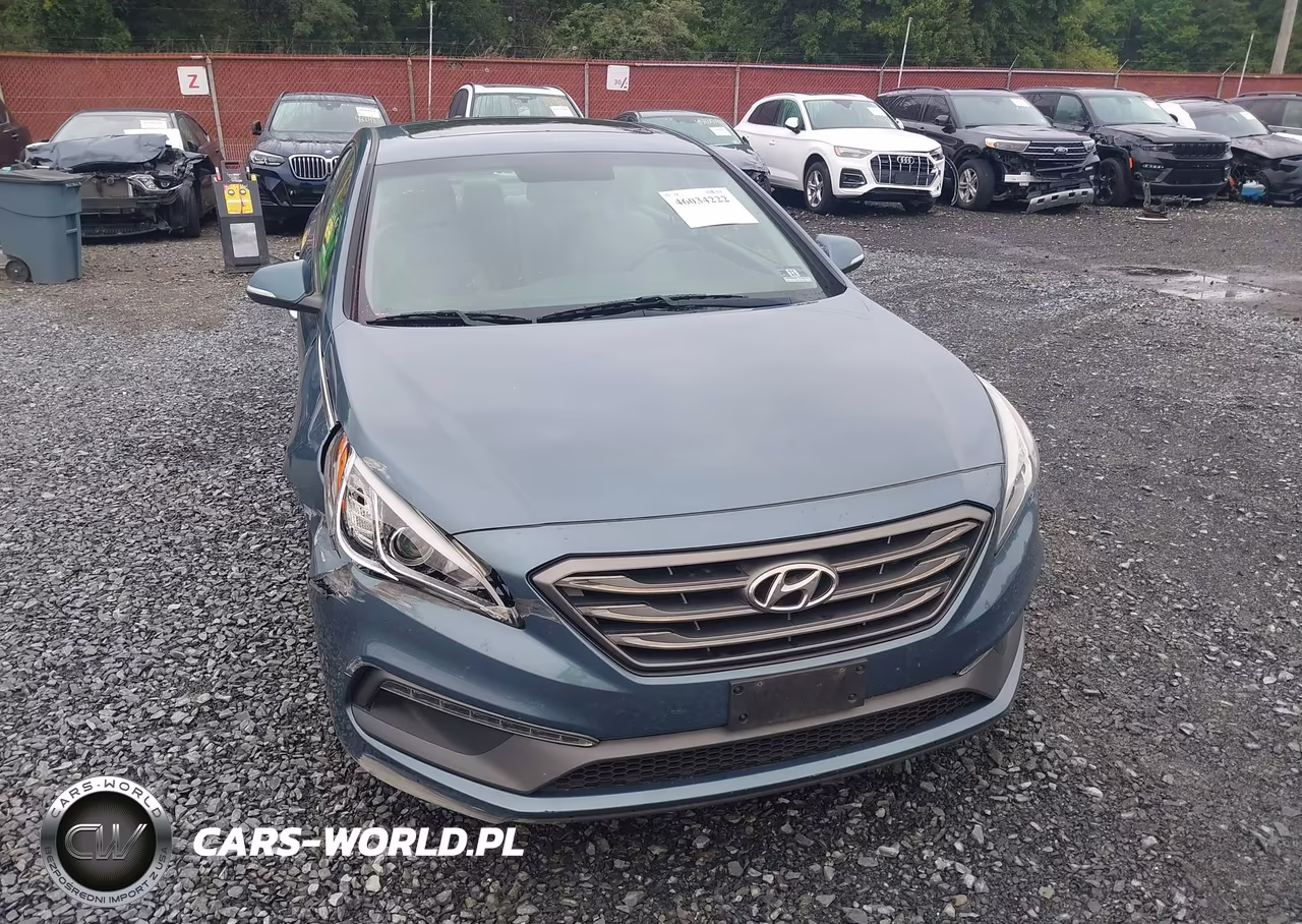 2016 Hyundai Sonata Sport VIN:5NPE34AF2GH353442 - 18
