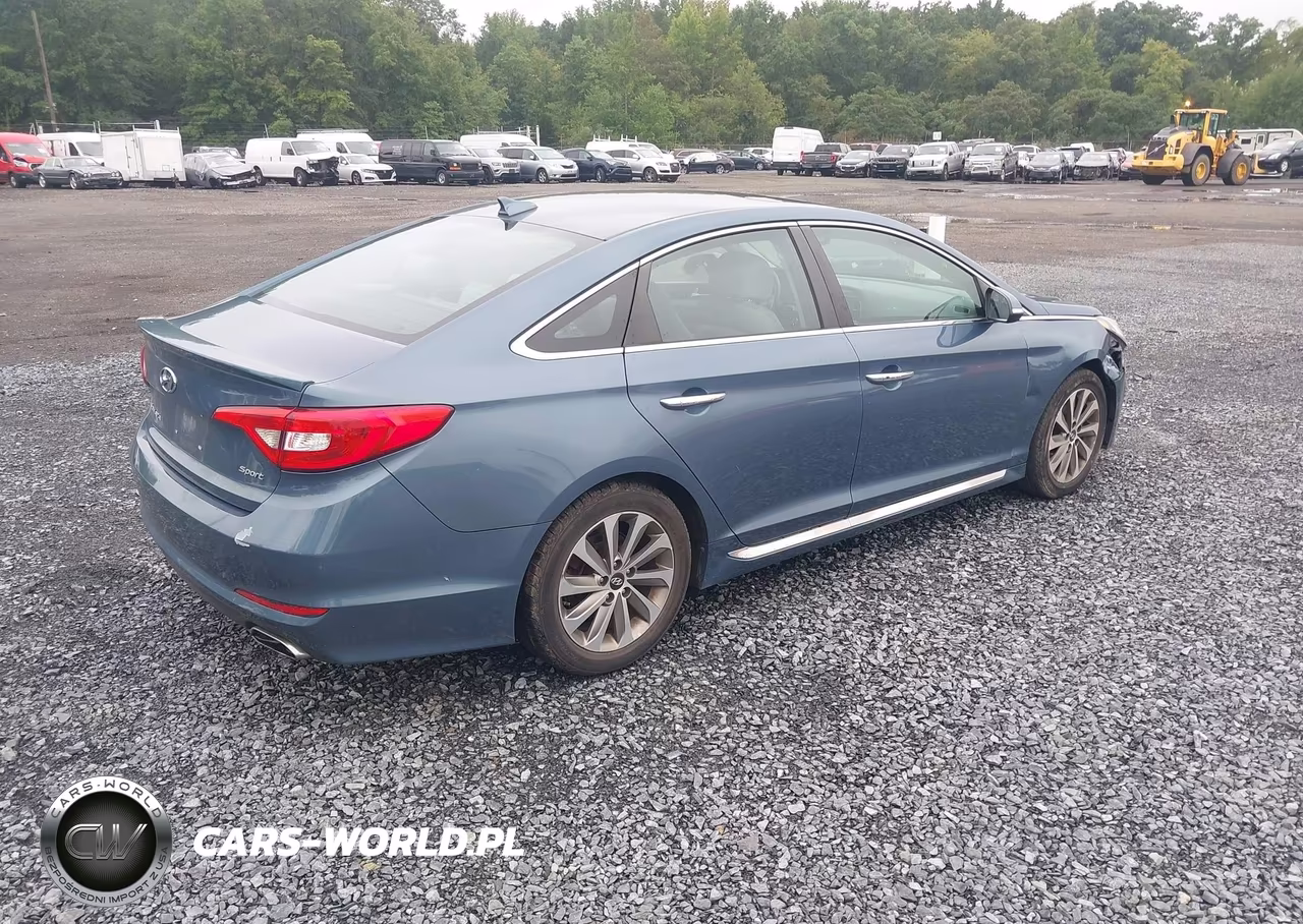2016 Hyundai Sonata Sport VIN:5NPE34AF2GH353442 - 4