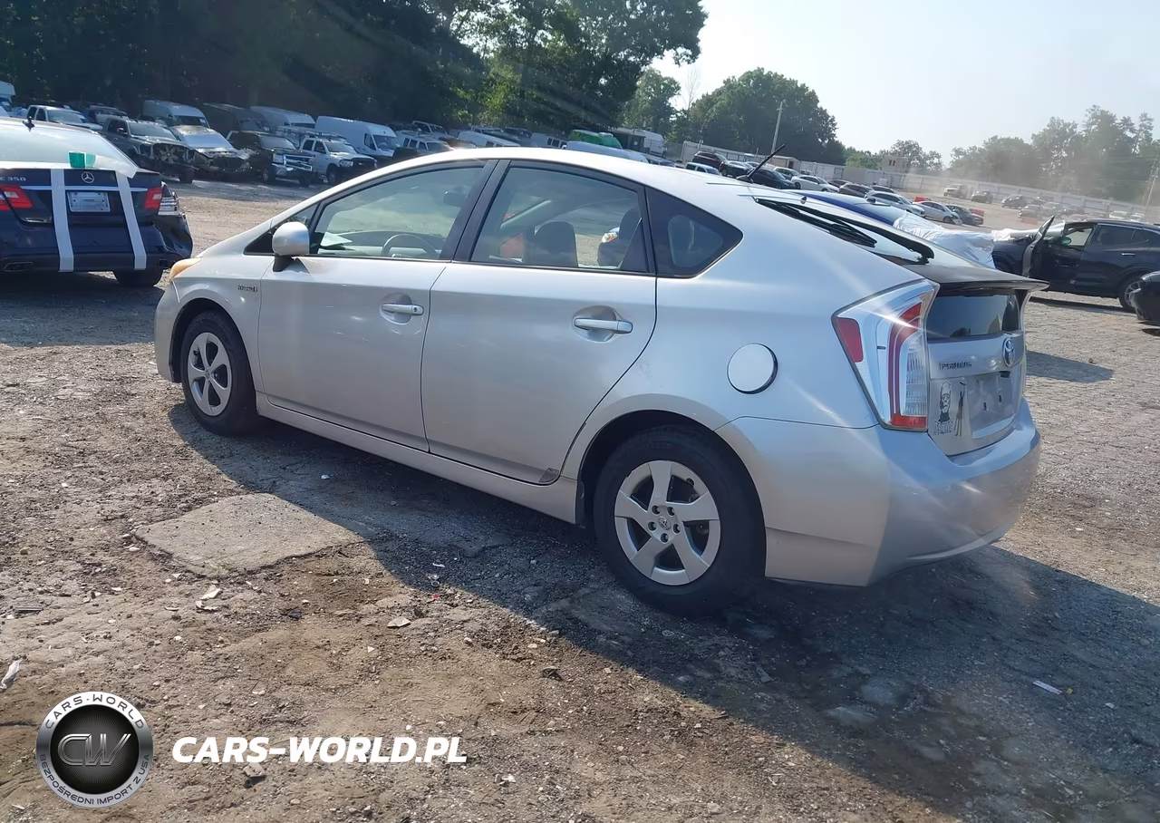 2013 Toyota Prius Two VIN:JTDKN3DU0D5642526 - 3