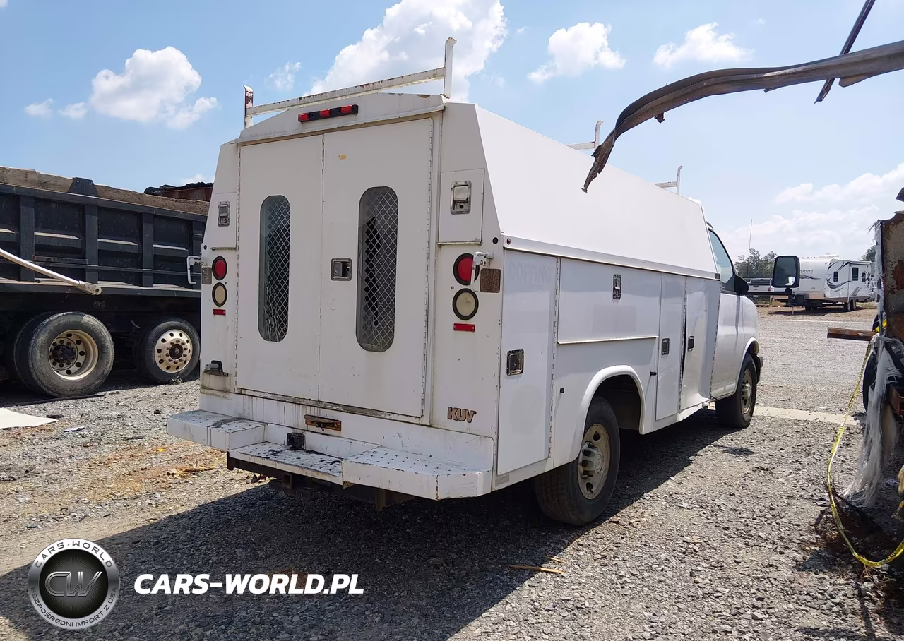 2008 Chevrolet Express Cutaway Work Van VIN:1GBHG31KX81113724 - 4