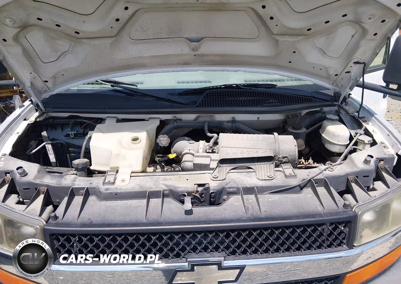 2008 Chevrolet Express Cutaway Work Van VIN:1GBHG31KX81113724 - 9
