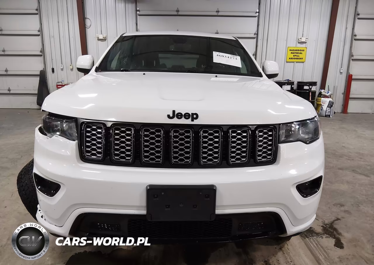 2018 Jeep Grand Cherokee Altitude 4X4 VIN:1C4RJFAG2JC501877 - 13