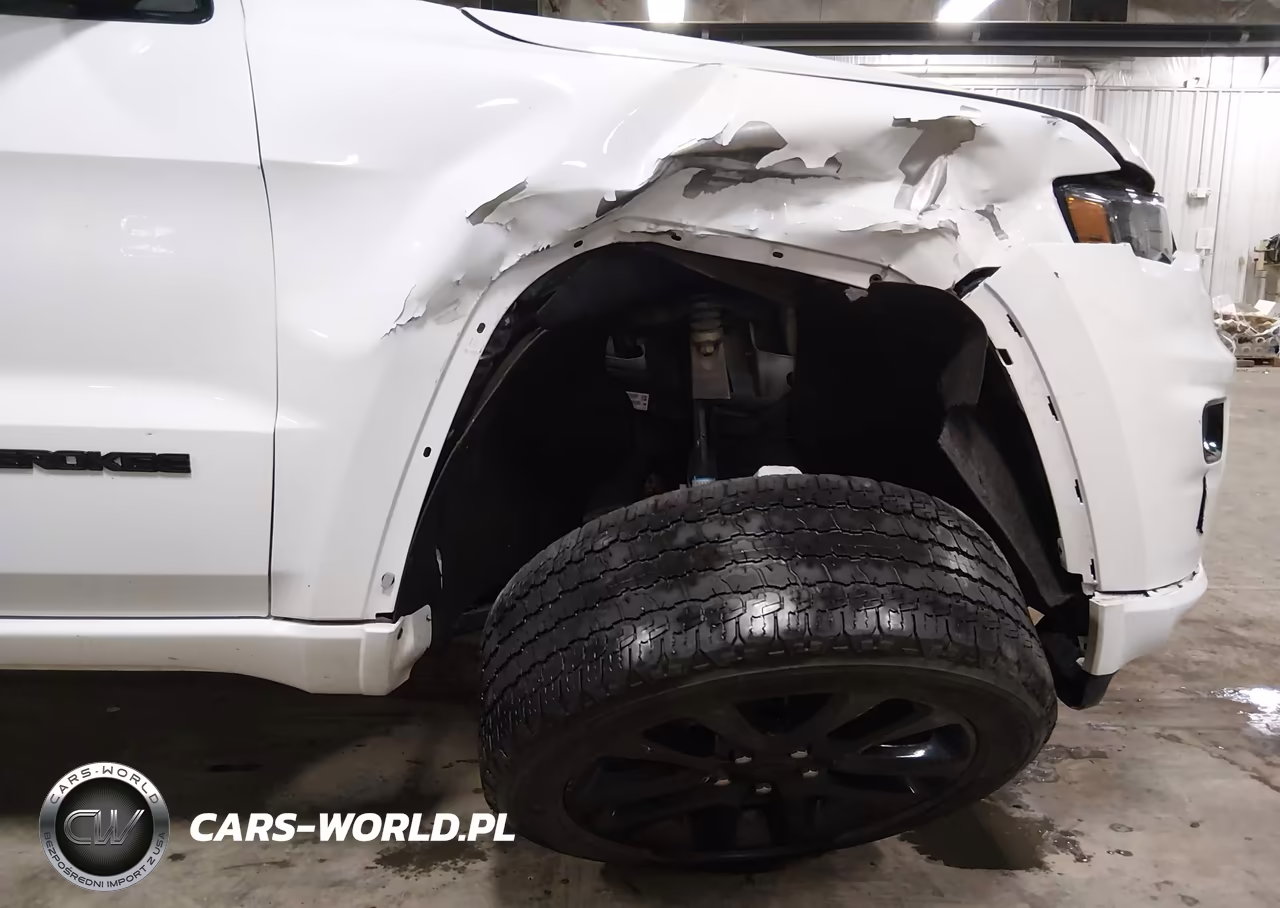 2018 Jeep Grand Cherokee Altitude 4X4 VIN:1C4RJFAG2JC501877 - 6