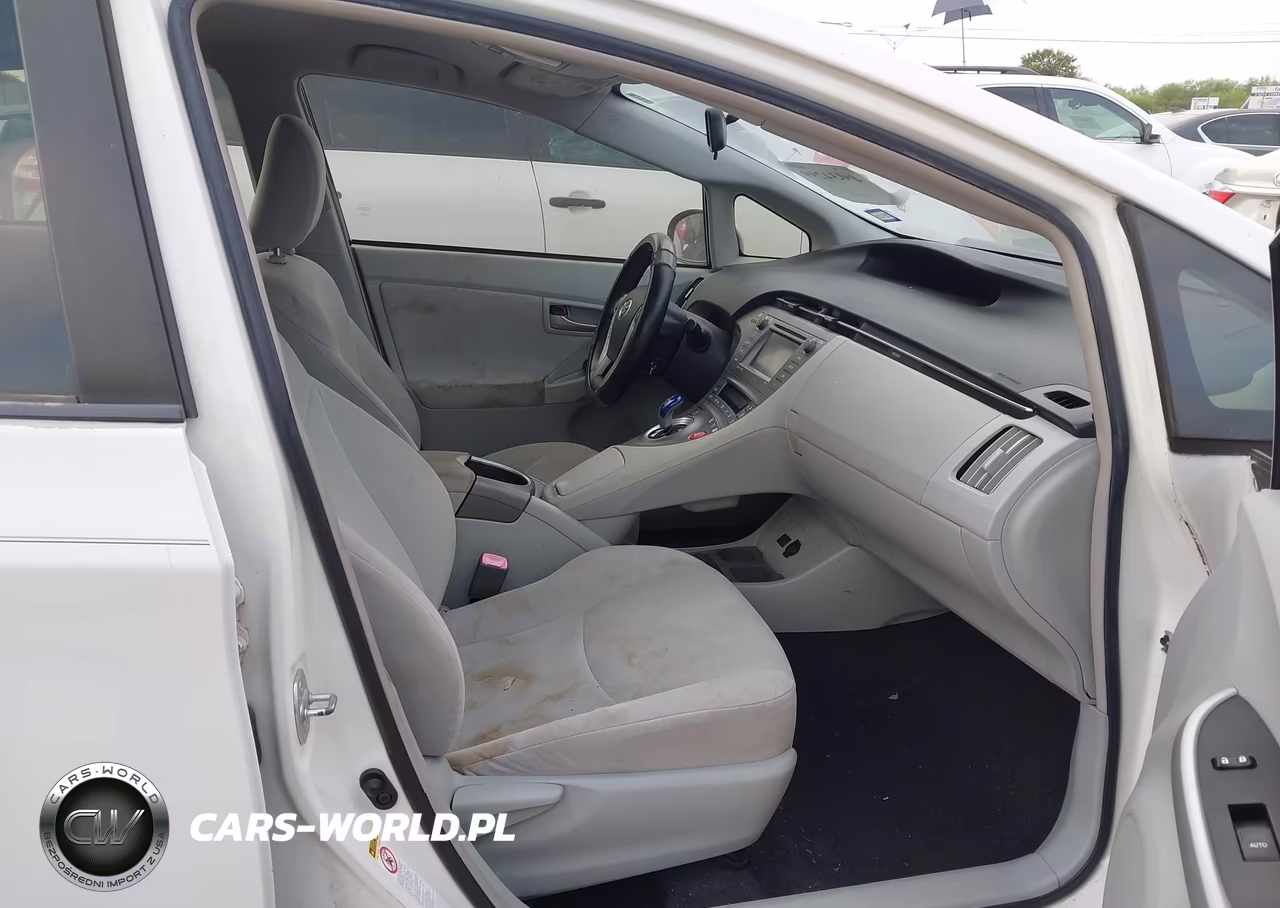 2012 Toyota Prius Three VIN:JTDKN3DU0C1514731 - 5