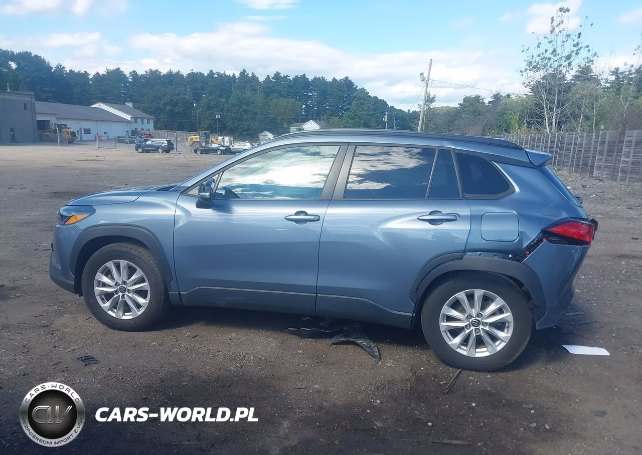 2024 Toyota Corolla Cross Le VIN:7MUBAABGXRV097651 - 14