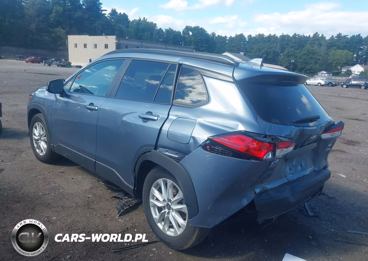 2024 Toyota Corolla Cross Le VIN:7MUBAABGXRV097651 - 3