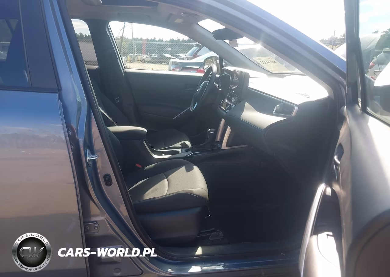 2024 Toyota Corolla Cross Le VIN:7MUBAABGXRV097651 - 5