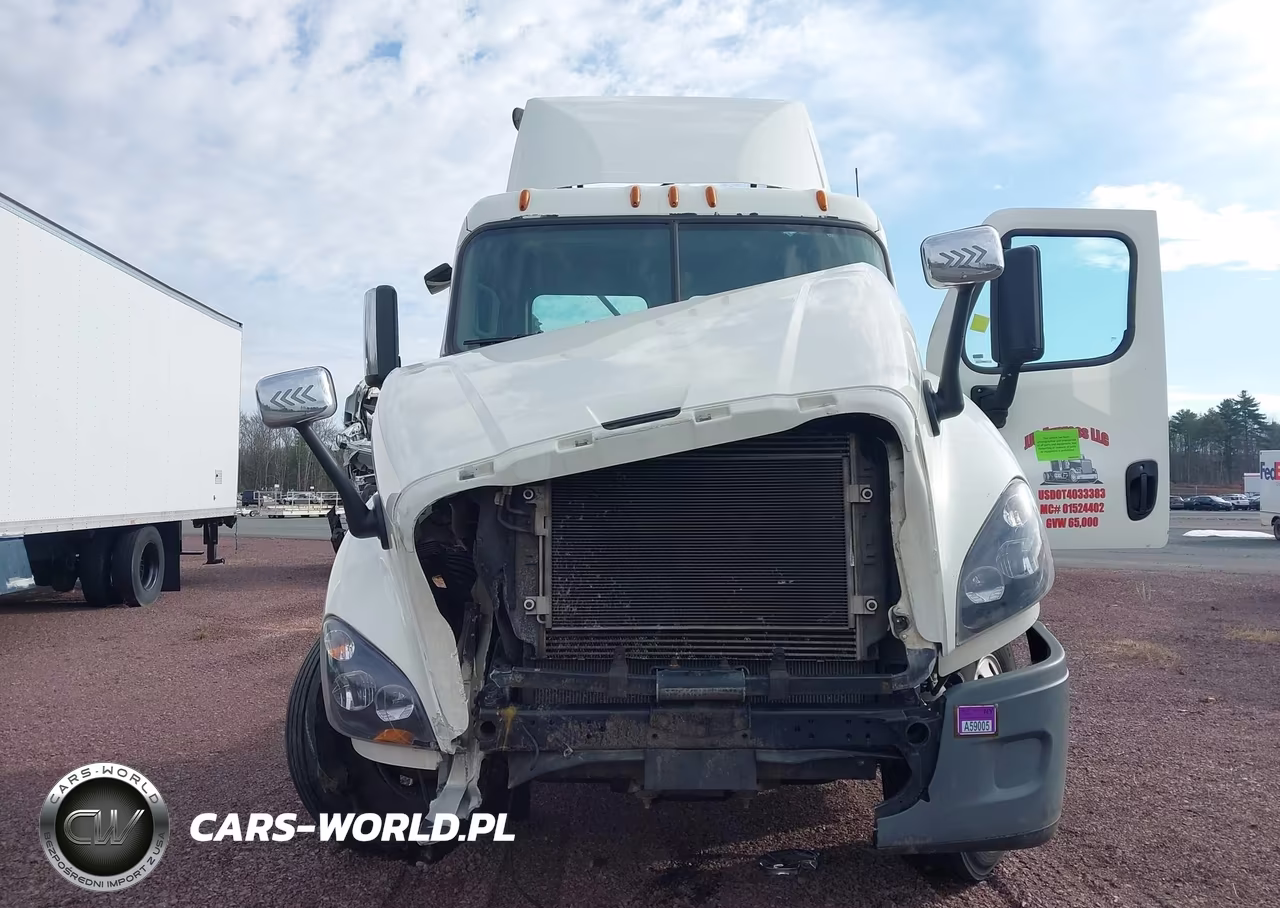 2015 Freightliner Cascadia 125 VIN:3AKBGDDV6FDGG9088 - 11