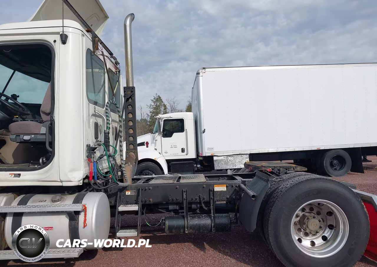 2015 Freightliner Cascadia 125 VIN:3AKBGDDV6FDGG9088 - 6