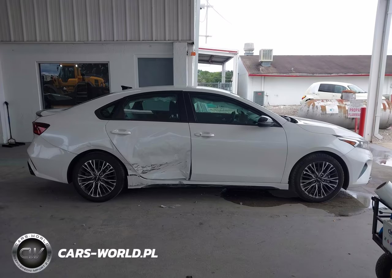 2024 Kia Forte Gt-Line VIN:3KPF54AD4RE725125 - 13