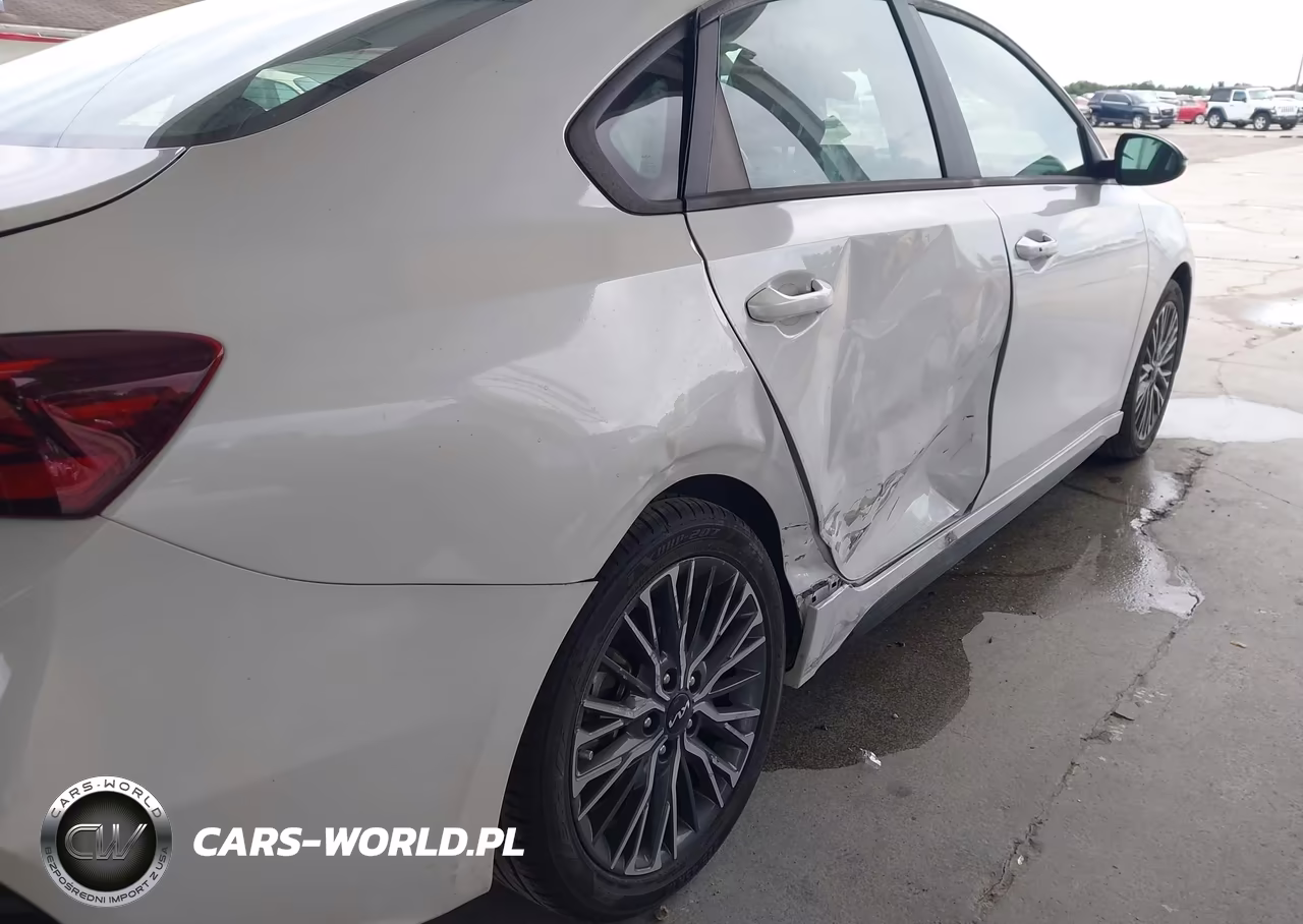 2024 Kia Forte Gt-Line VIN:3KPF54AD4RE725125 - 6