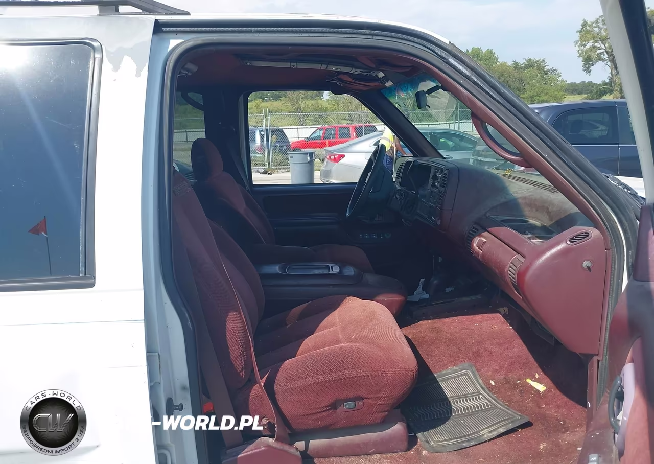 1995 GMC Suburban K1500 VIN:1GKFK16KXSJ718868 - 5