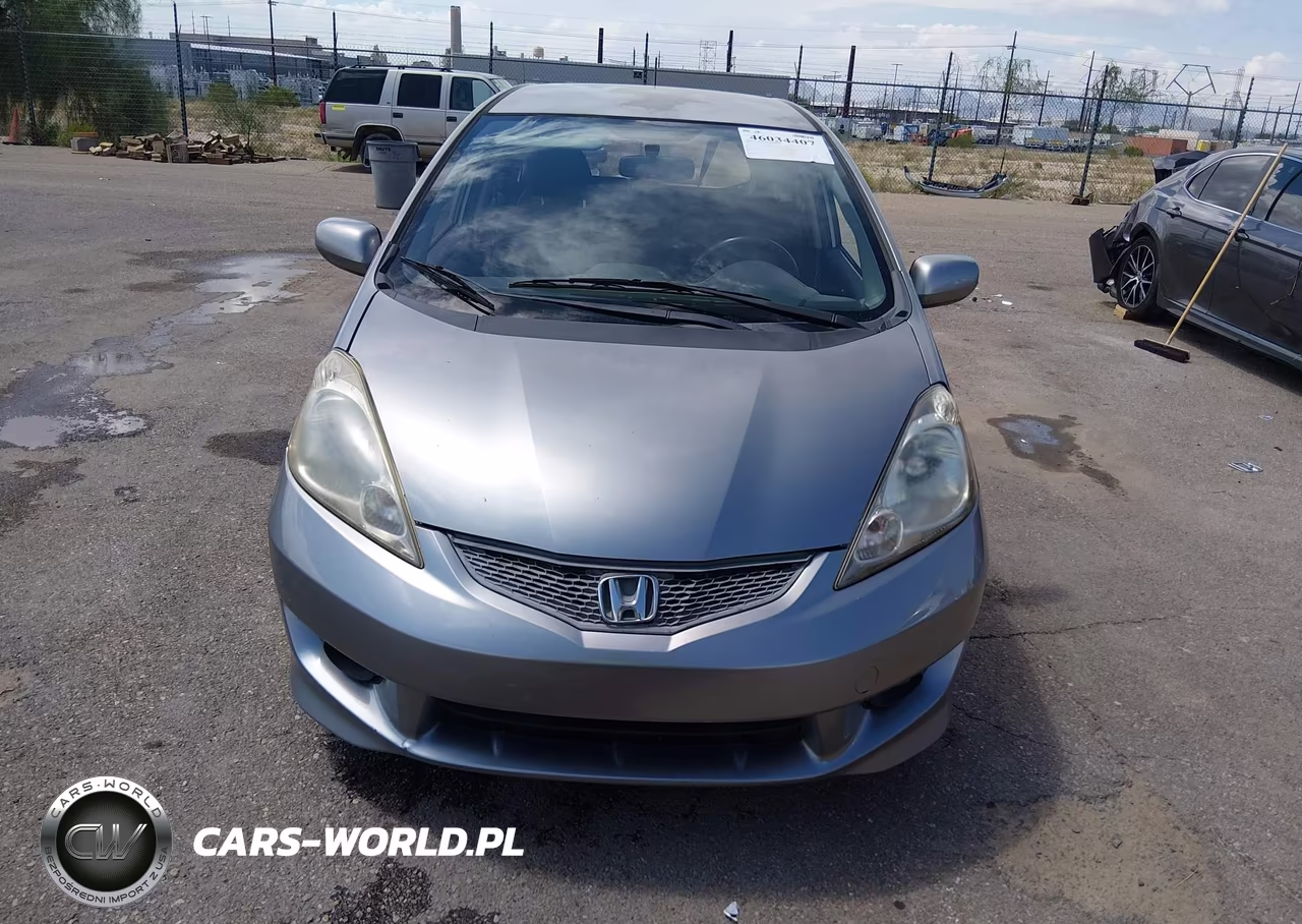 2010 Honda Fit Sport VIN:JHMGE8G48AC018851 - 13