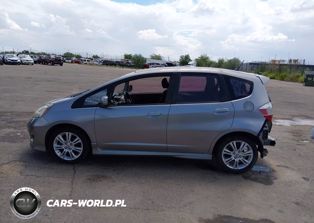 2010 Honda Fit Sport VIN:JHMGE8G48AC018851 - 15