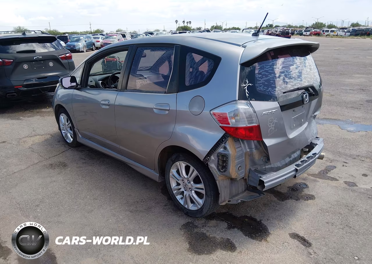 2010 Honda Fit Sport VIN:JHMGE8G48AC018851 - 3