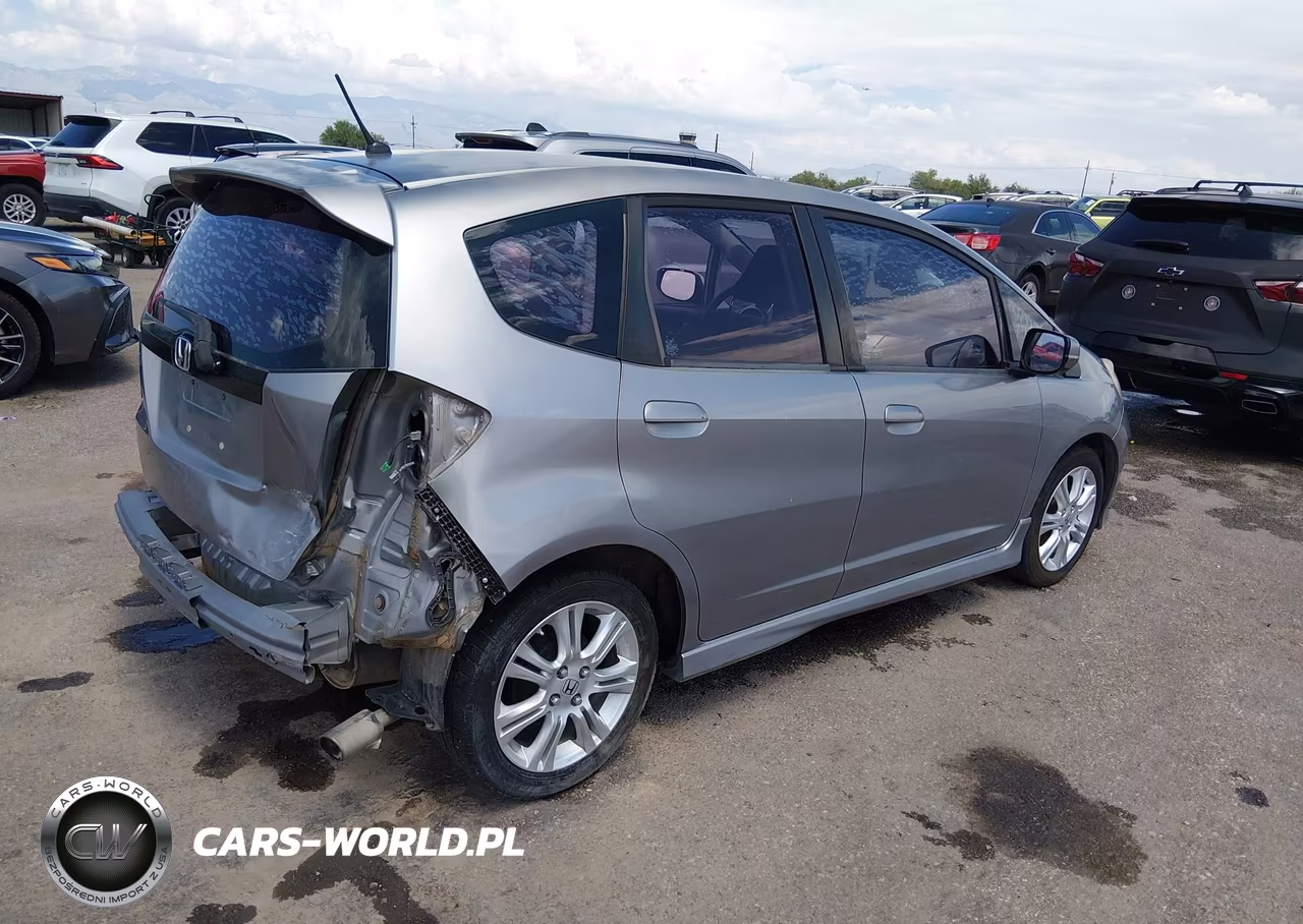2010 Honda Fit Sport VIN:JHMGE8G48AC018851 - 4