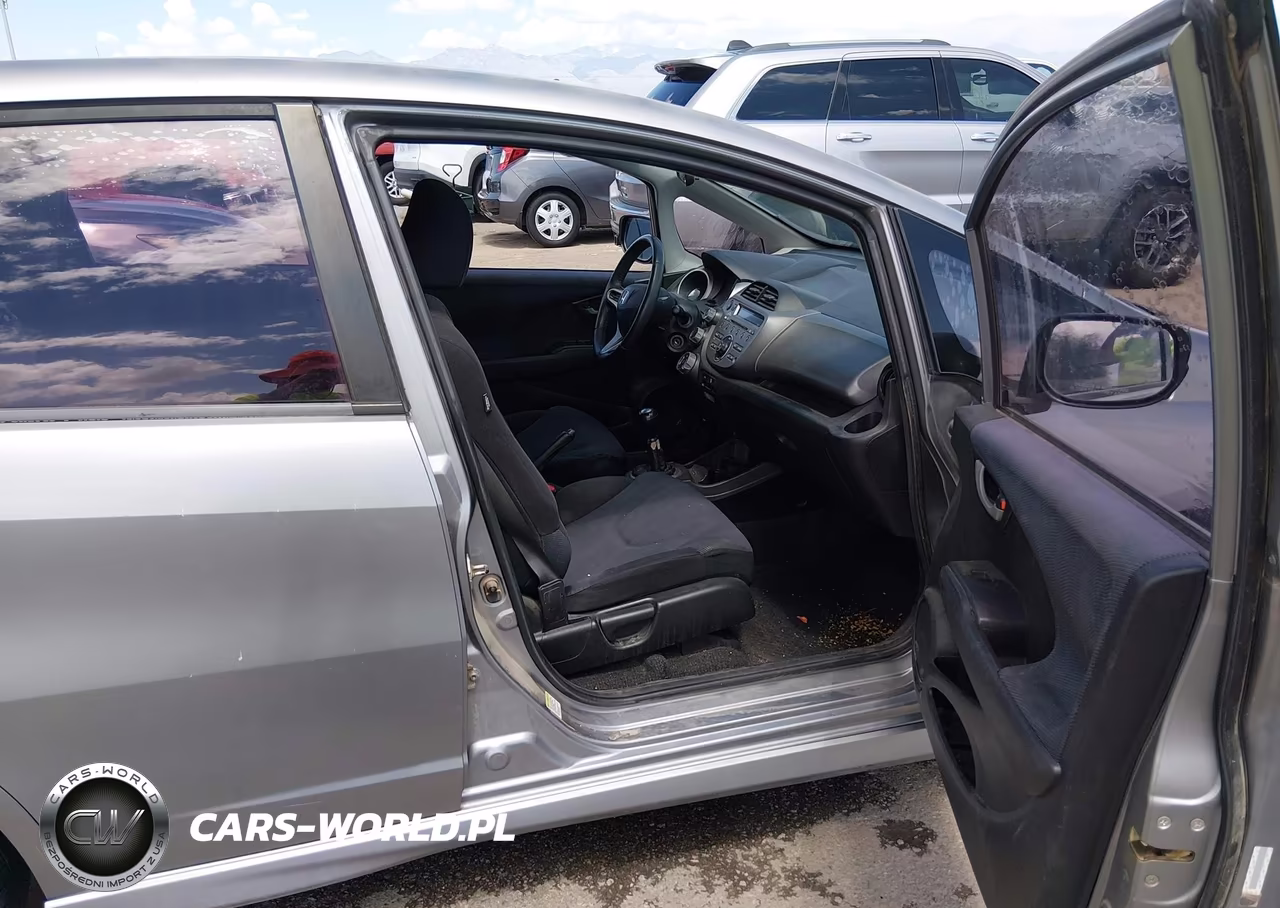 2010 Honda Fit Sport VIN:JHMGE8G48AC018851 - 5