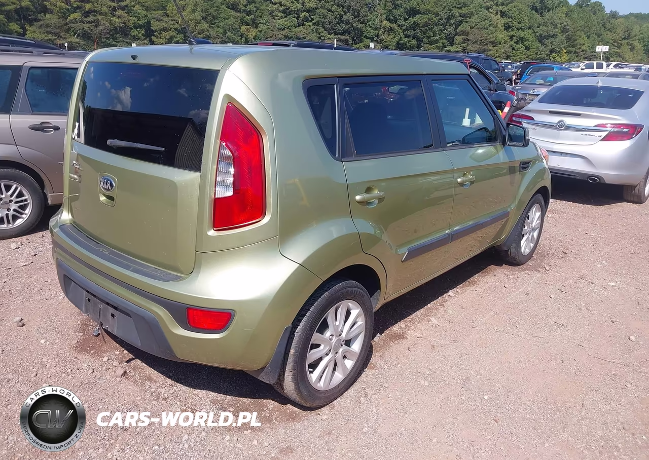 2013 Kia Soul + VIN:KNDJT2A67D7528562 - 4