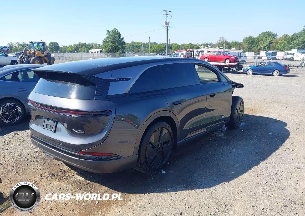 2026 Lucid Gravity Touring VIN:7UUG1TJJ6TA036150 - 4
