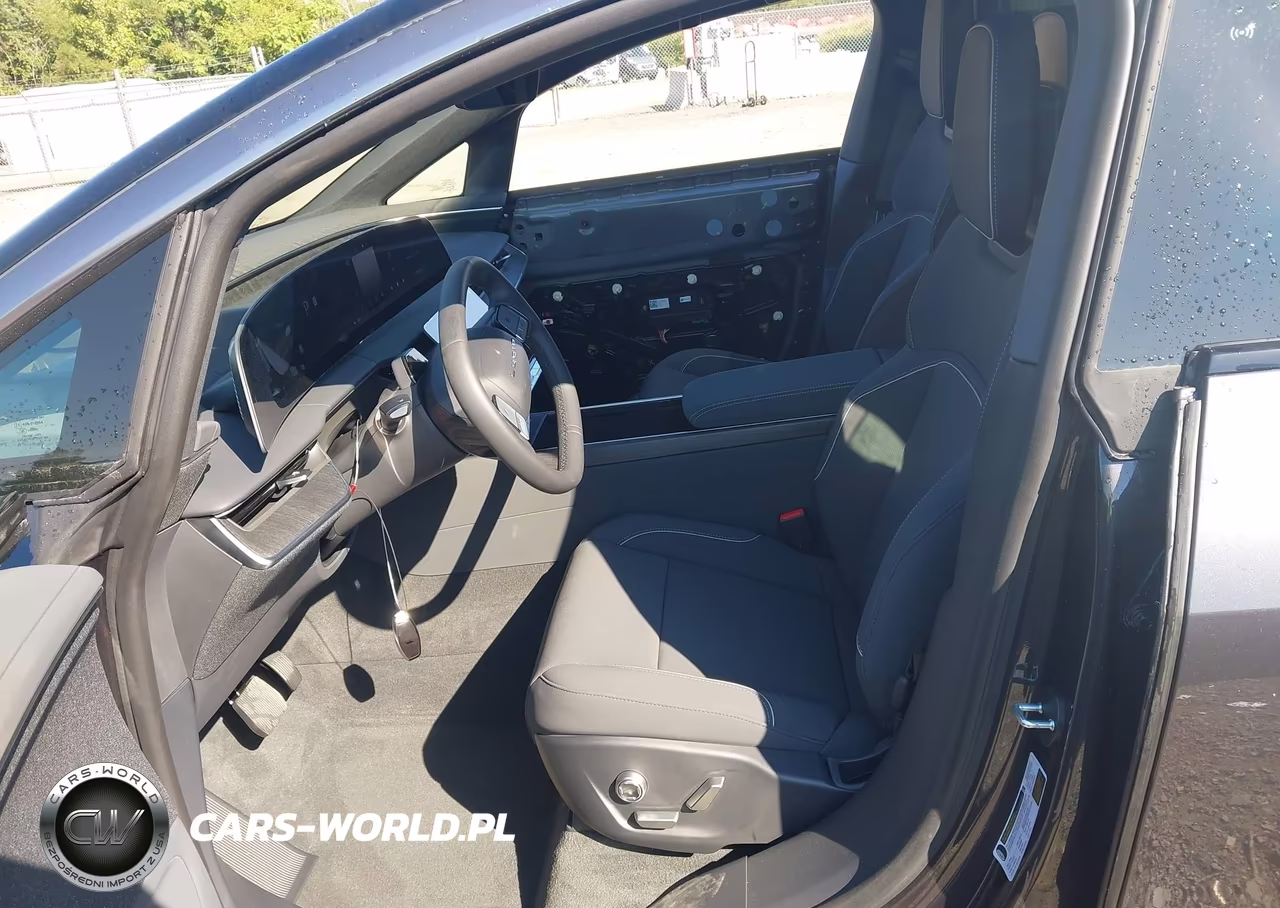 2026 Lucid Gravity Touring VIN:7UUG1TJJ6TA036150 - 5