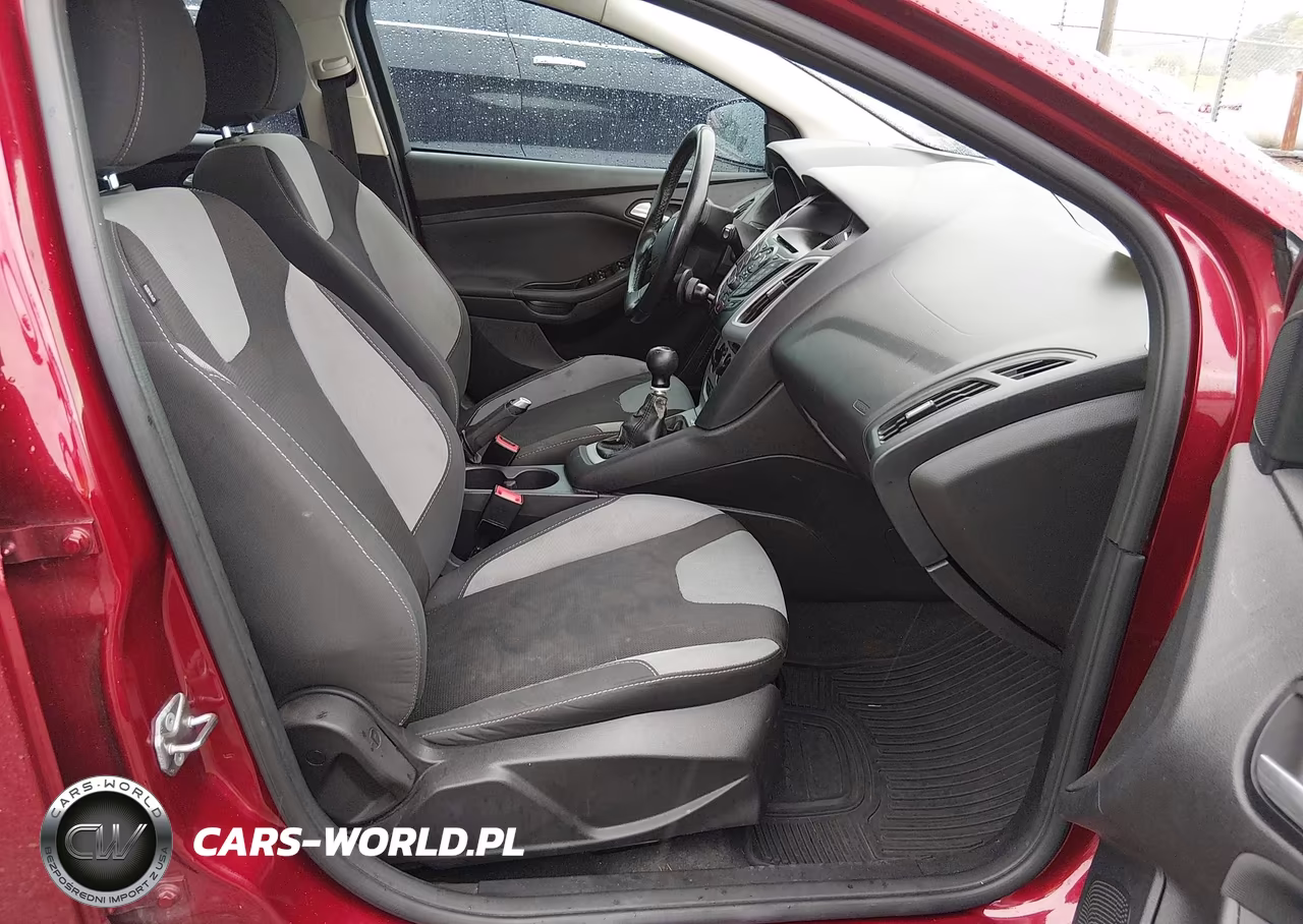 2014 Ford Focus Se VIN:1FADP3K22EL395761 - 5