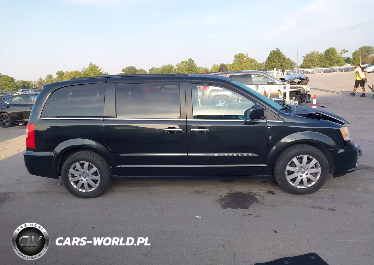 2014 Chrysler Town & Country Touring VIN:2C4RC1BG9ER410193 - 13