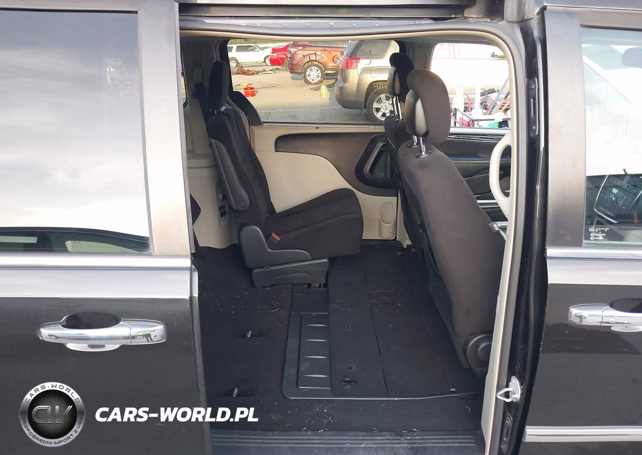 2014 Chrysler Town & Country Touring VIN:2C4RC1BG9ER410193 - 8